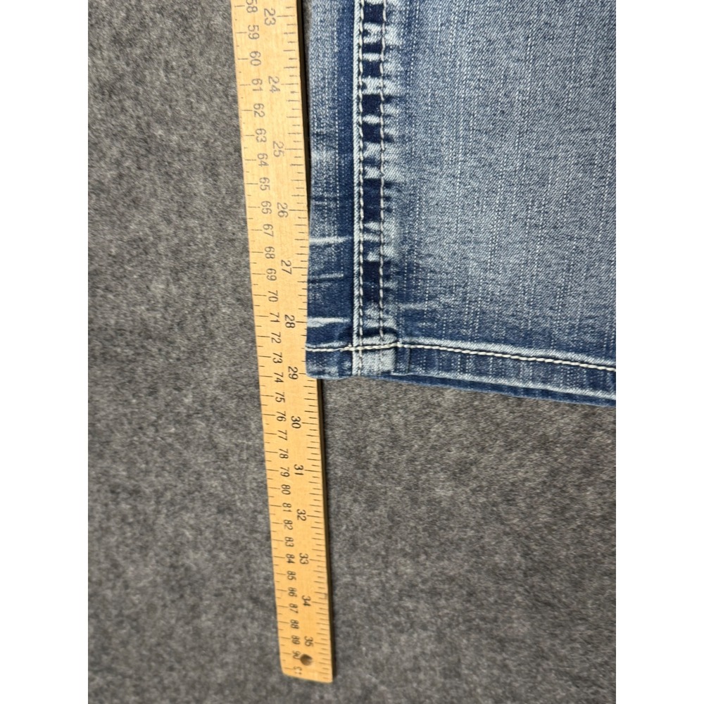True Luck Mens Straight Leg Jeans Medium Wash Embroidered Flap Pockets 32x30 - Picture 6 of 10